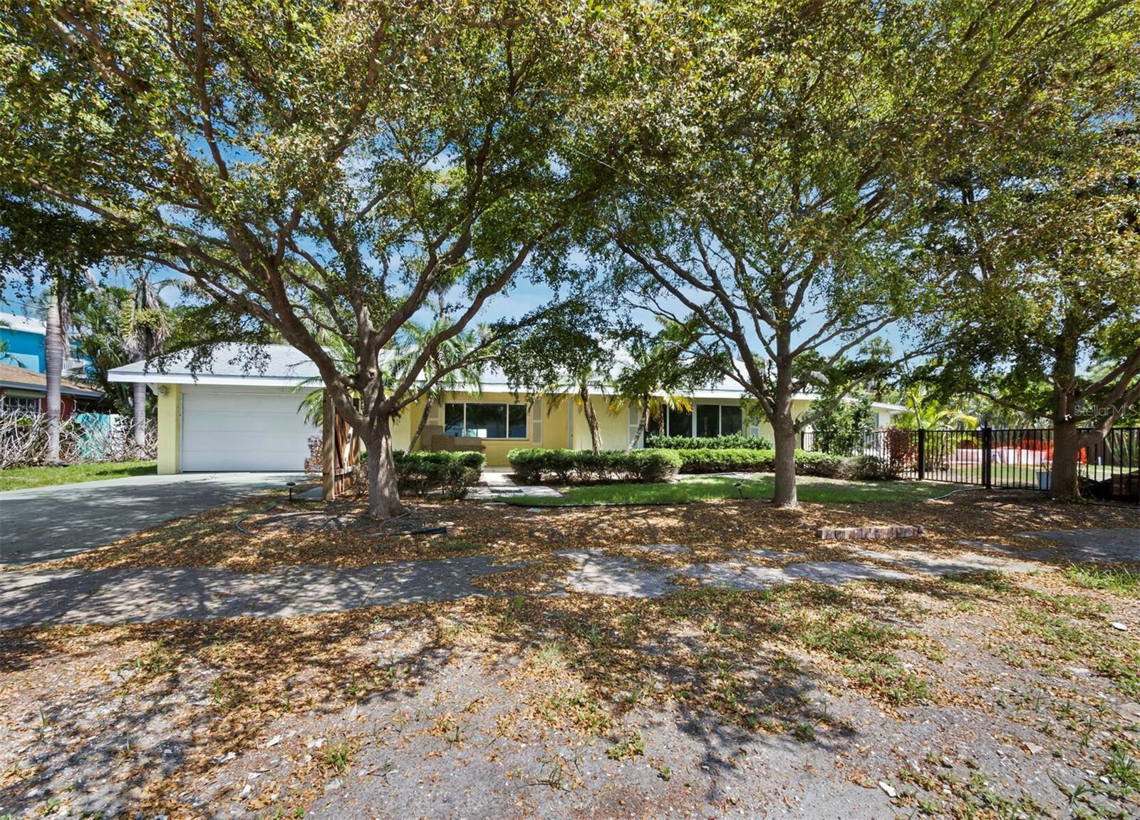 Property Photo: 335 Arthur Drive FL 34236