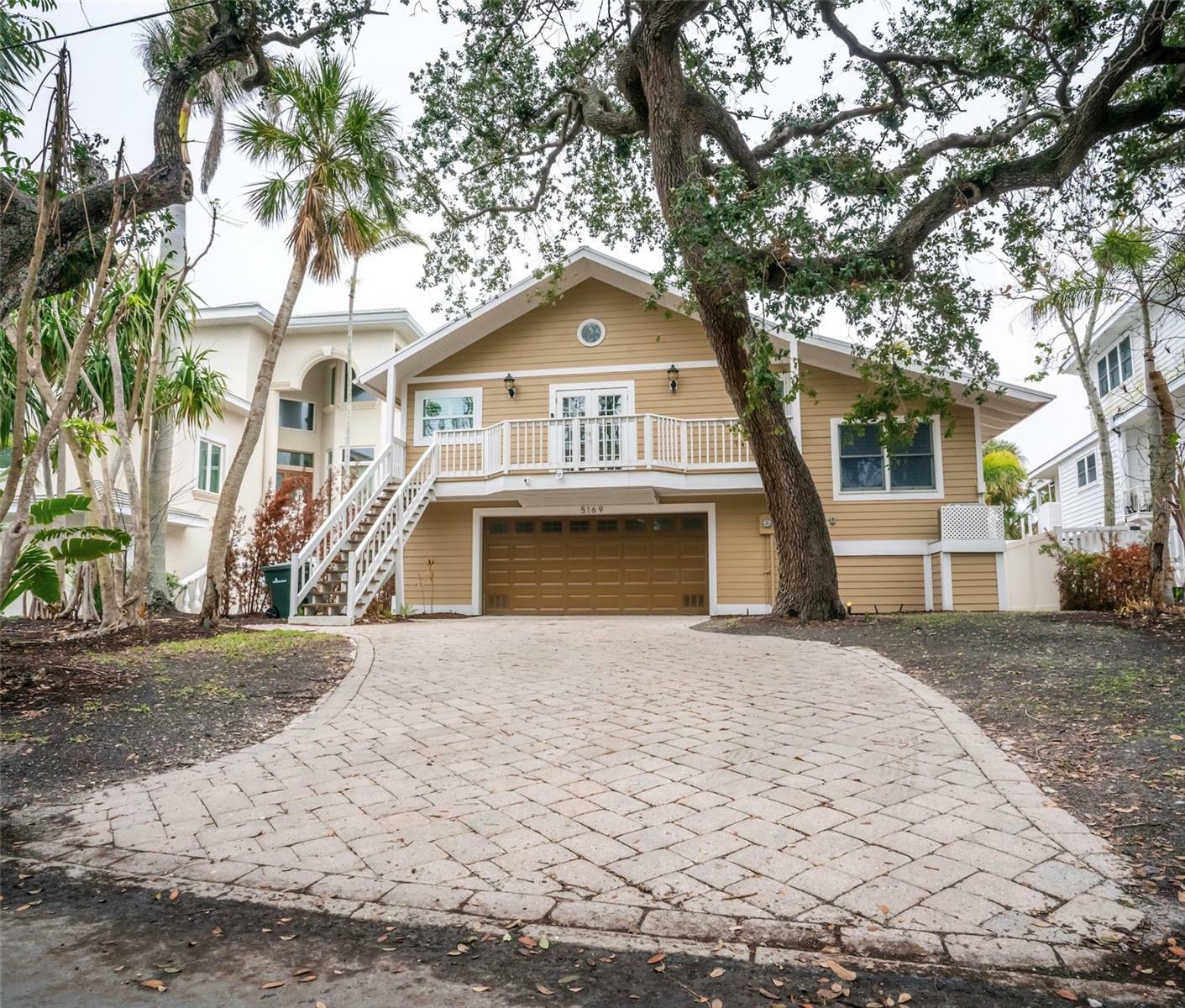 Property Photo: 5169 Oxford Drive FL 34242