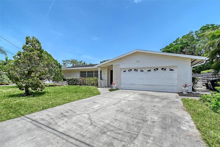 Property Photo: 3127 Dawson Street FL 34239