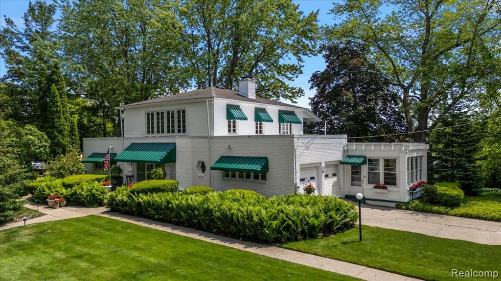 Property Photo: 62 Robertson Court MI 48346 1546
