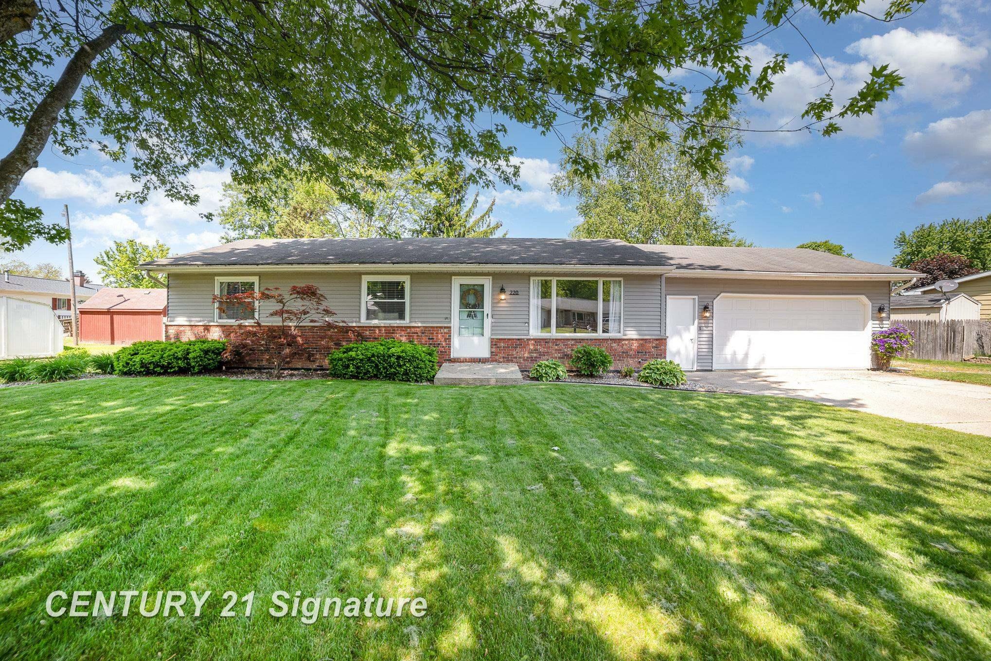 Property Photo: 220 Elaine Street MI 48609