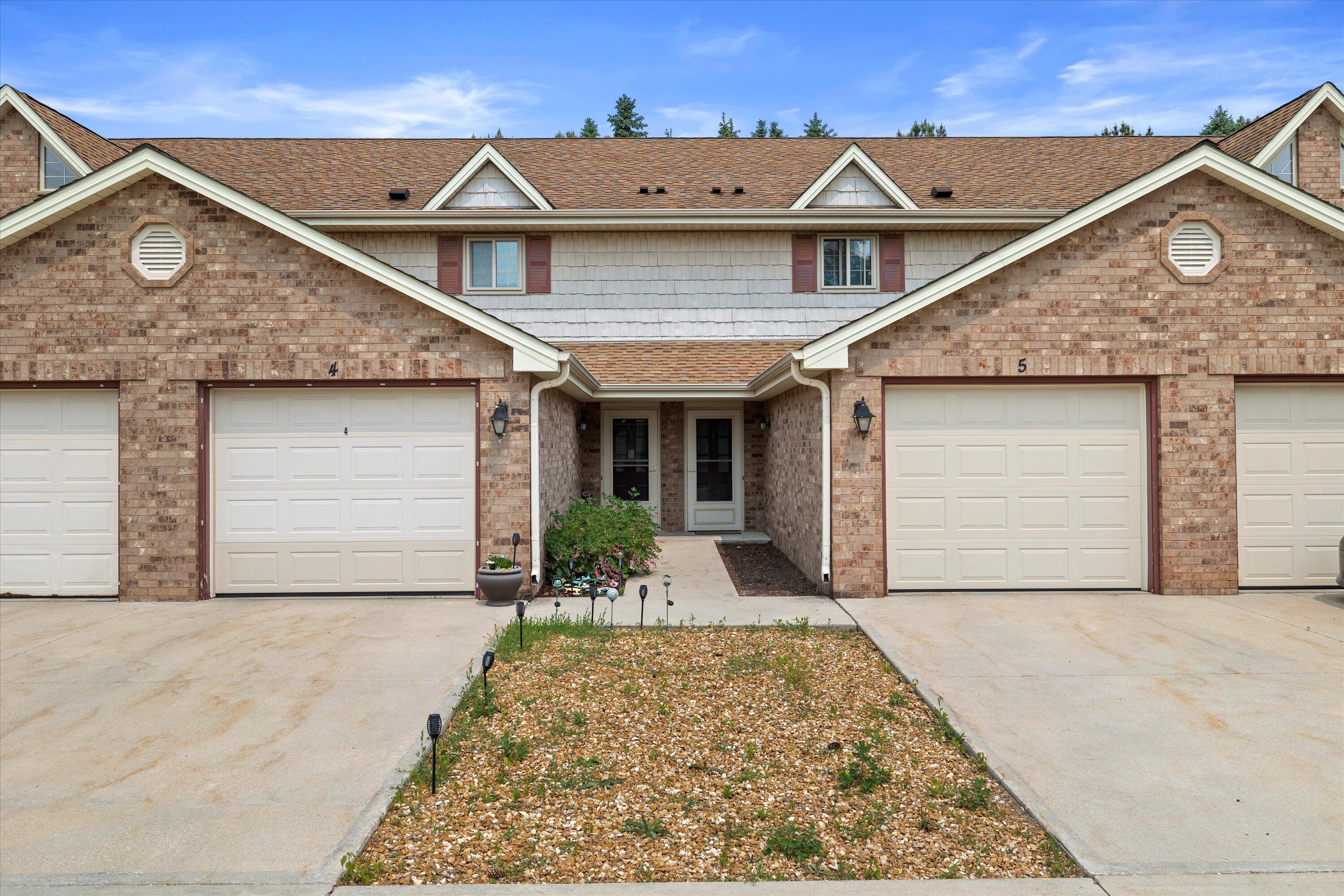 Property Photo:  1507 Clarence Ct 5  WI 53095 