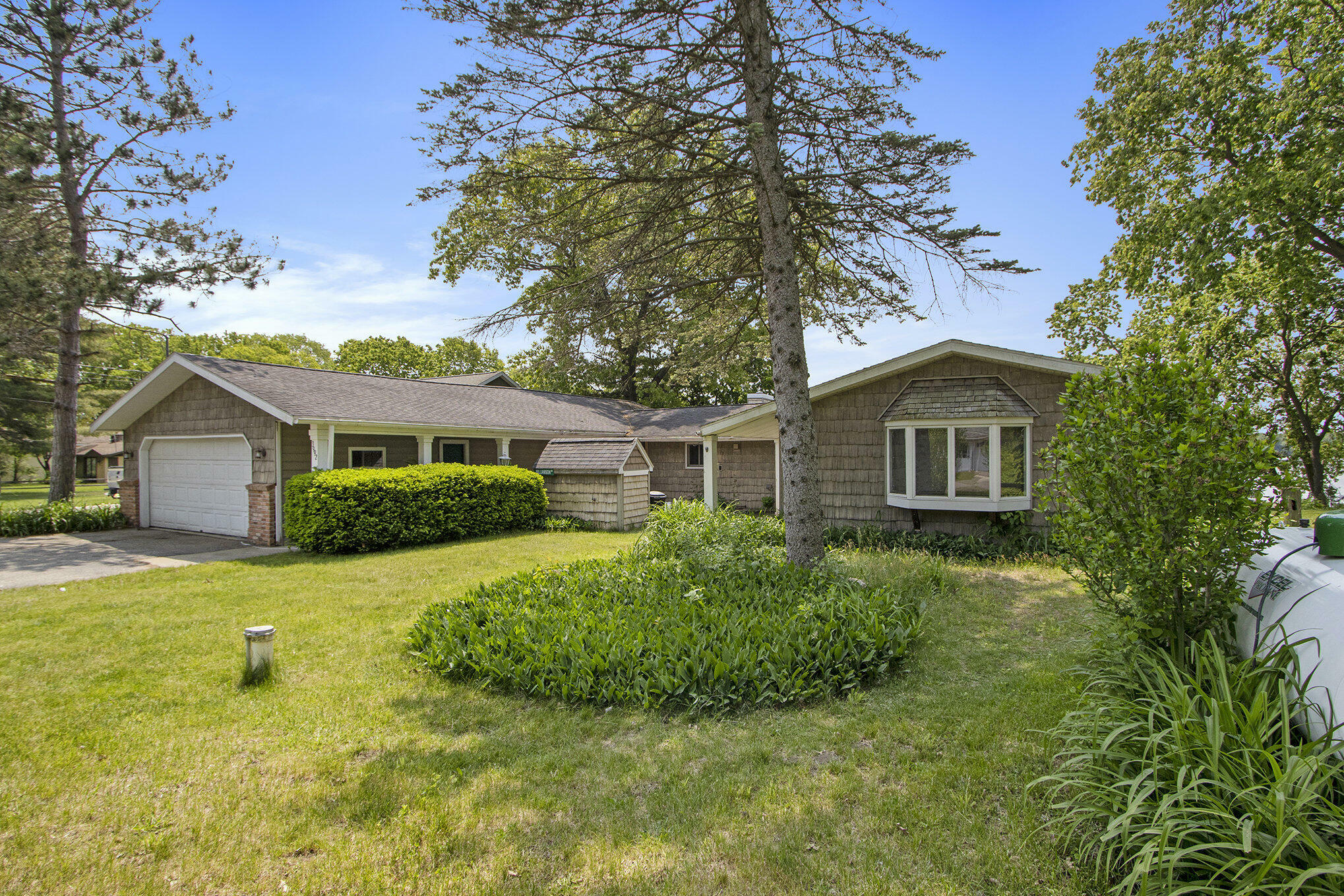 3992 Grandview Avenue  Allegan MI 49010 photo