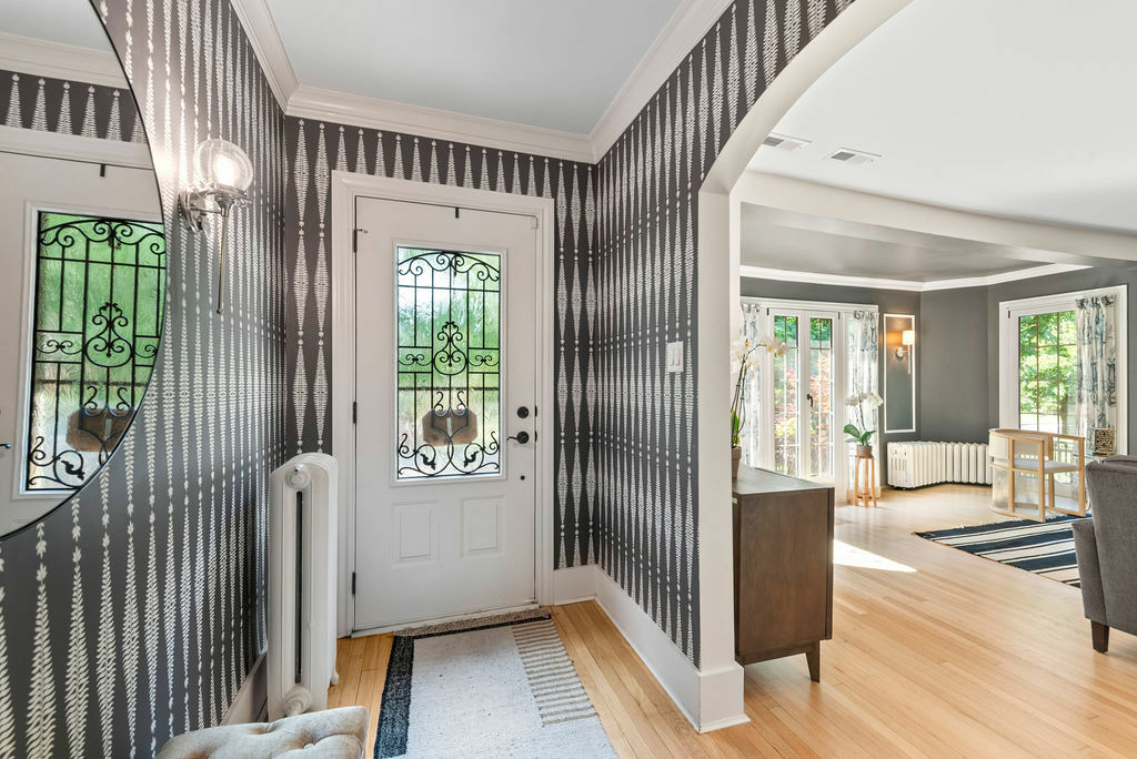 Property Photo: 2530 W Morse Avenue IL 60645