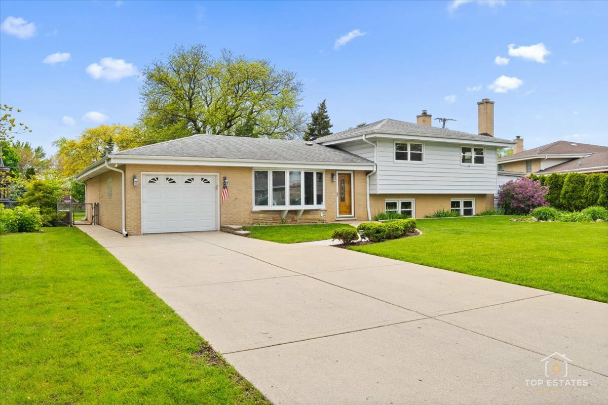 Property Photo: 9258 Clancy Drive IL 60016