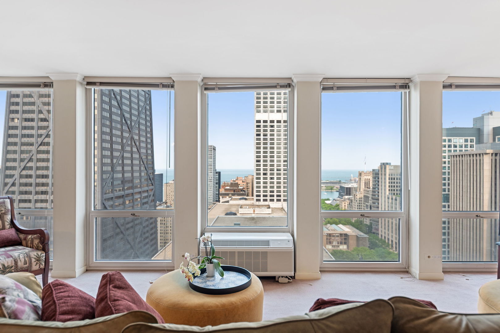 Property Photo: 111 E Chestnut Street 33F IL 60611