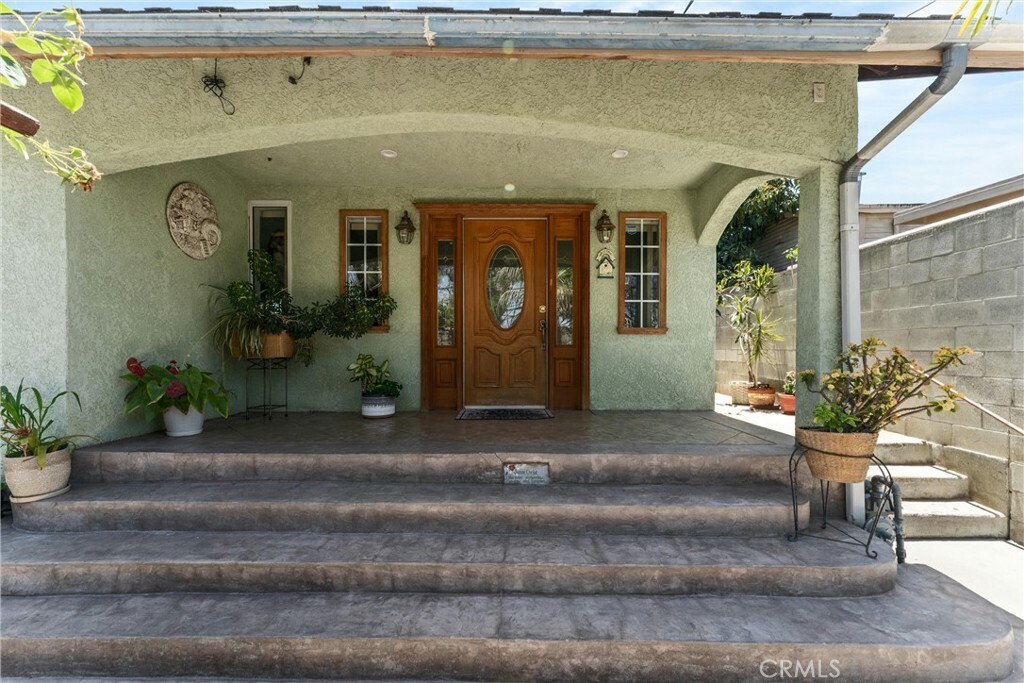 Property Photo:  2516 Alcazar Street  CA 90033 