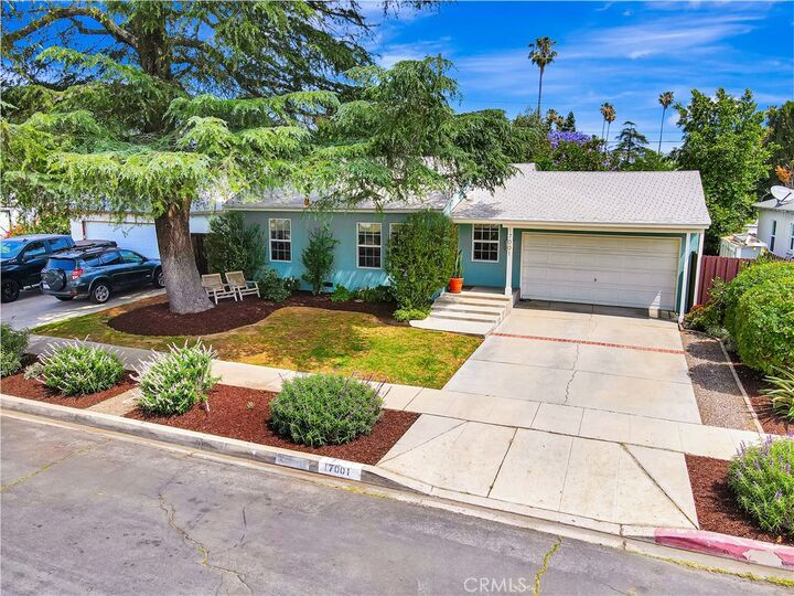 Property Photo:  17001 Gault Street  CA 91406 