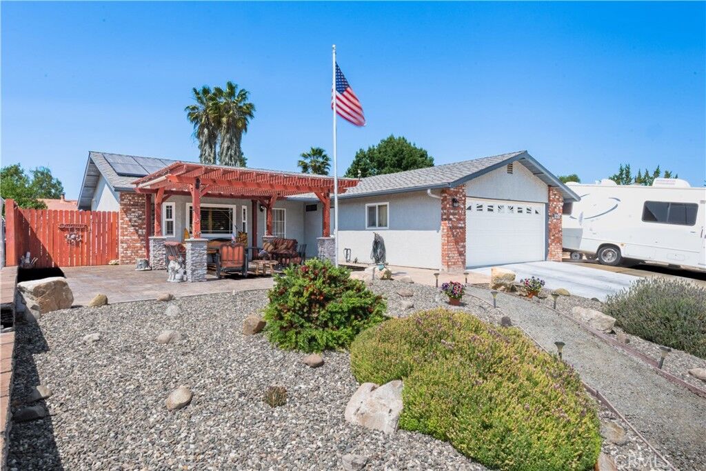 Property Photo:  805 Hogan Place  CA 93446 