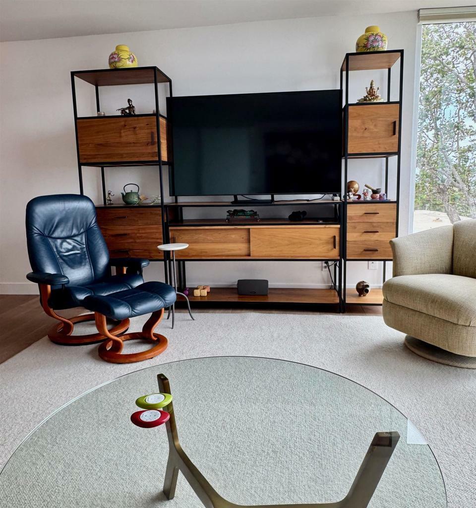 Property Photo:  424 Stratford Court A32  CA 92014 