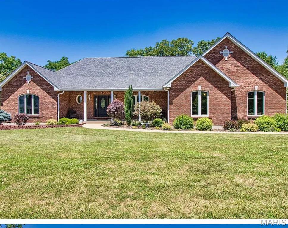 Property Photo: 555 Kensington Place MO 63028