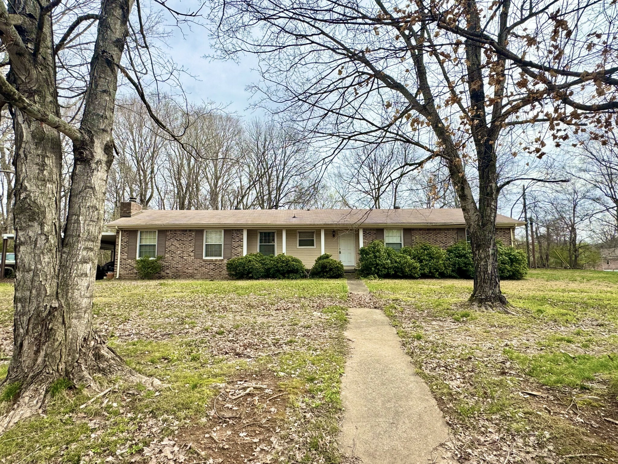 Property Photo: 345 Lockert Pl TN 37043