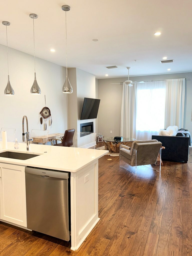 Property Photo: 303 1200 Harrison Ave MS 38655