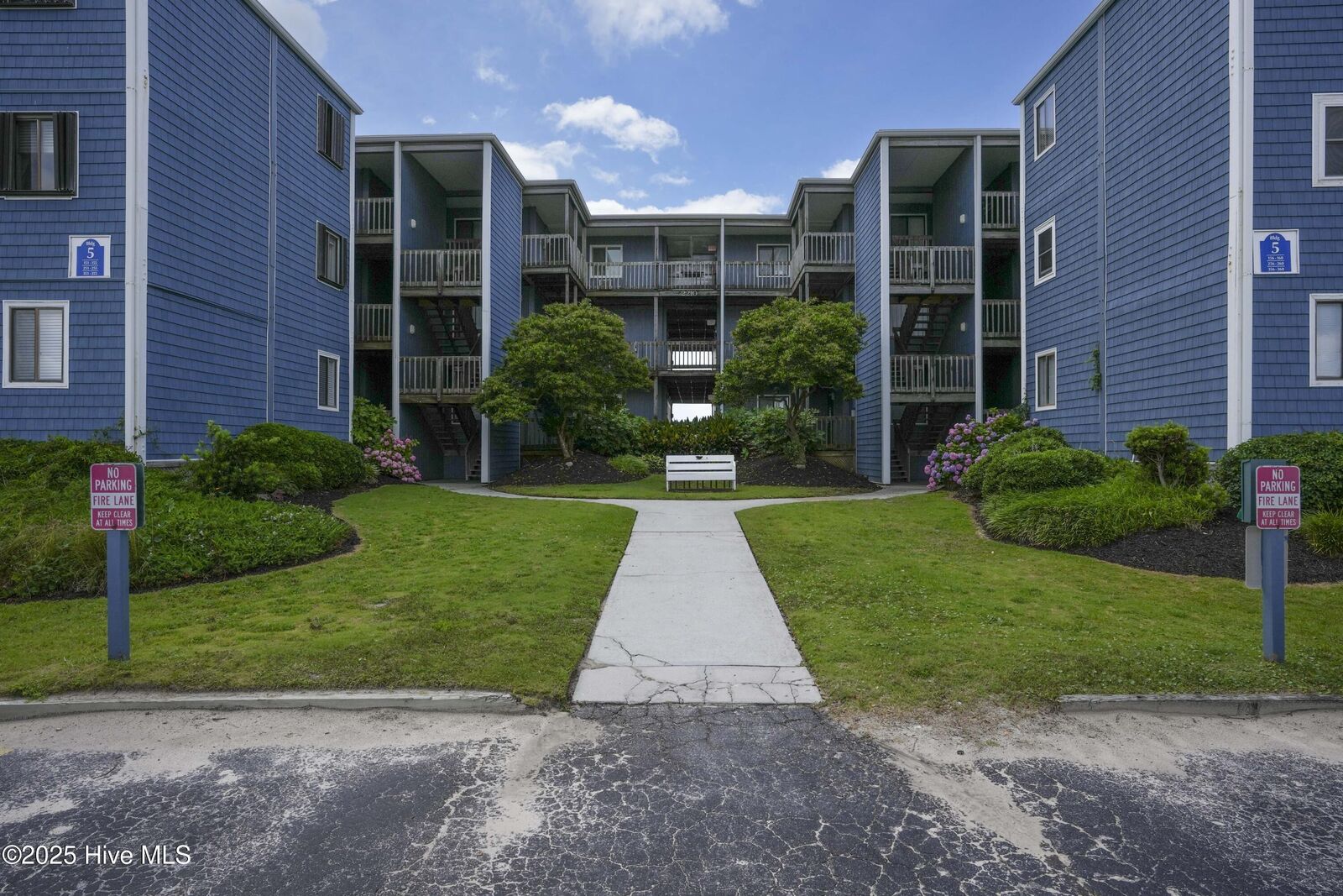 Property Photo:  2210 New River Inlet Road 360  NC 28460 