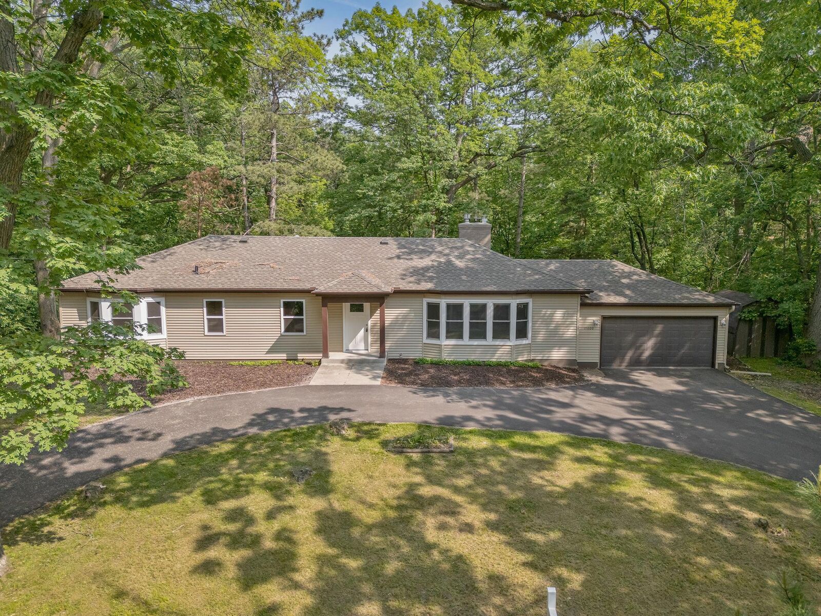 Property Photo:  11600 Timberline Road  MN 55305 