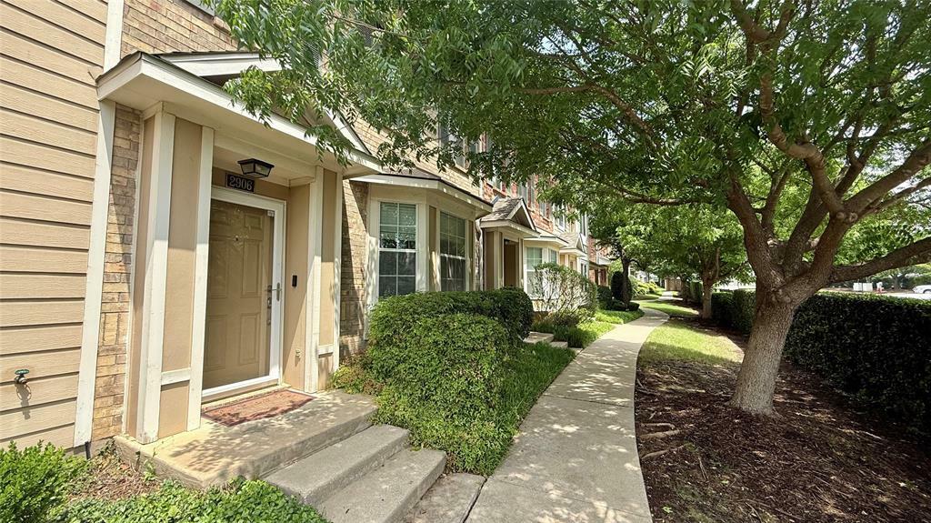 Property Photo: 2906 Durango Place TX 76021