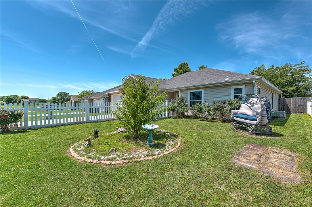 Property Photo: 64 Cheryl Circle AR 72712