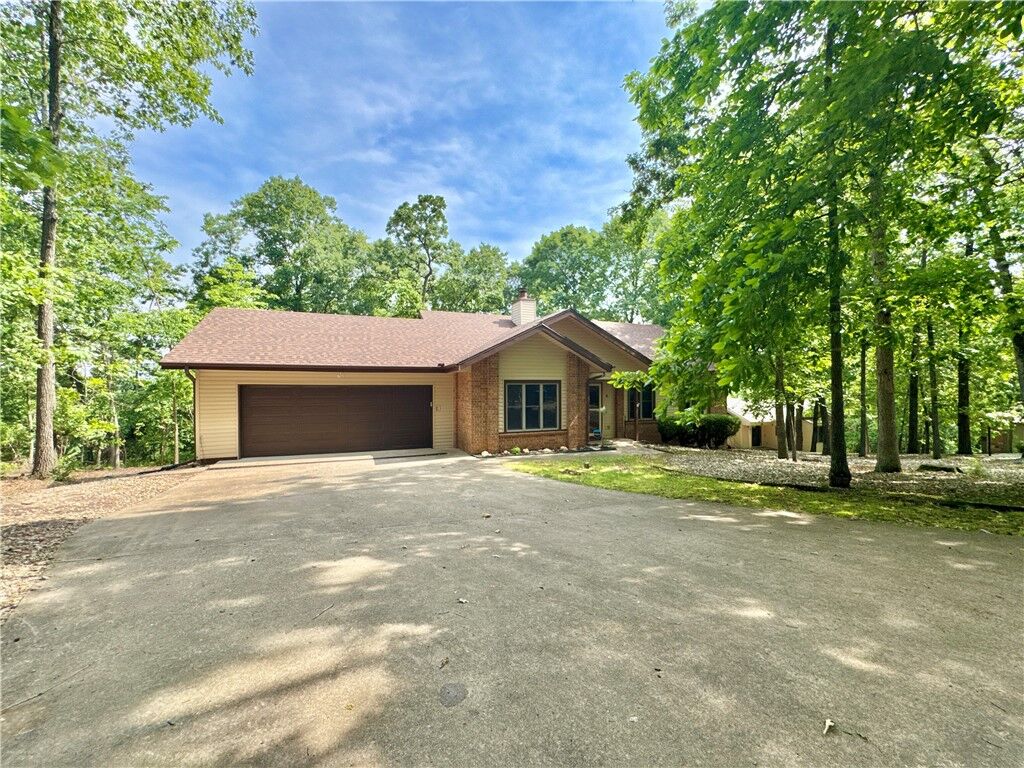 Property Photo:  16 Sandwick Place  AR 72715 
