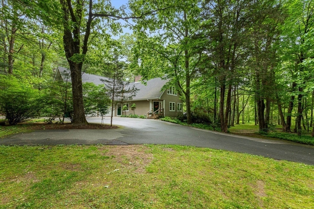 Property Photo:  213 N Worcester St  MA 02766 