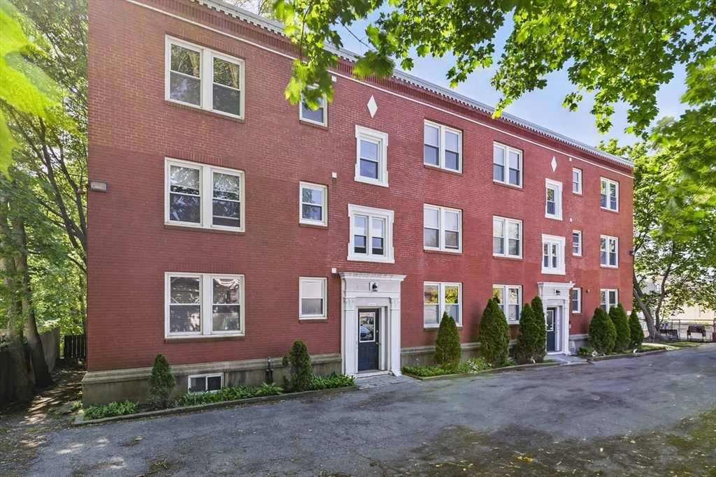 6-R Hazel Ter 6  Salem MA 01970 photo