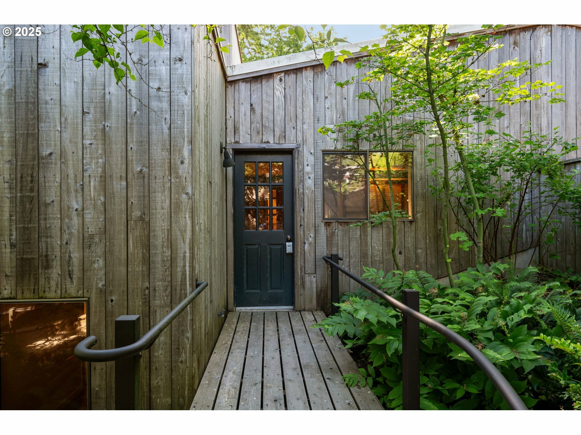 Property Photo: 6438 SW Barnes Rd OR 97221