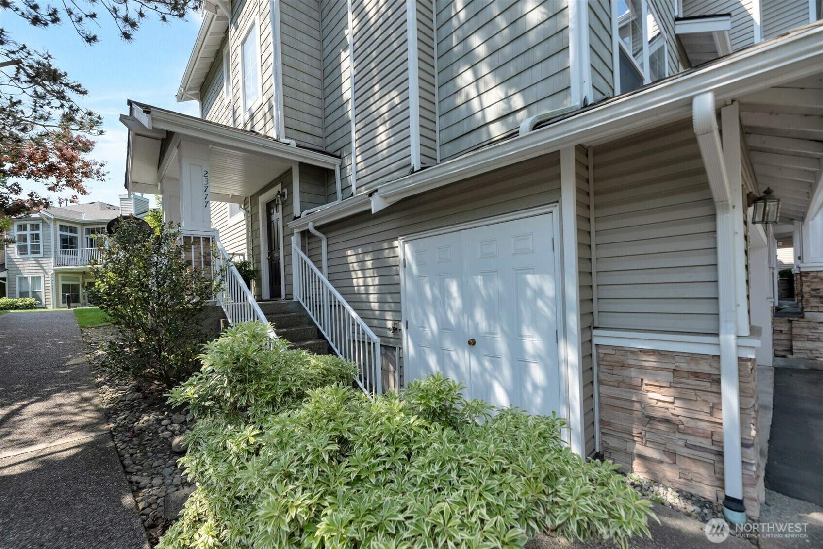 Property Photo: 23777 SE 52nd Lane WA 98029