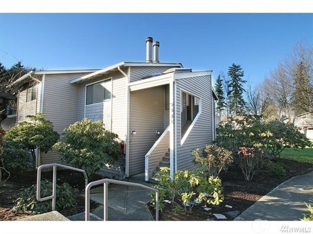 Property Photo: 9922 NE 144th Lane 508 WA 98034