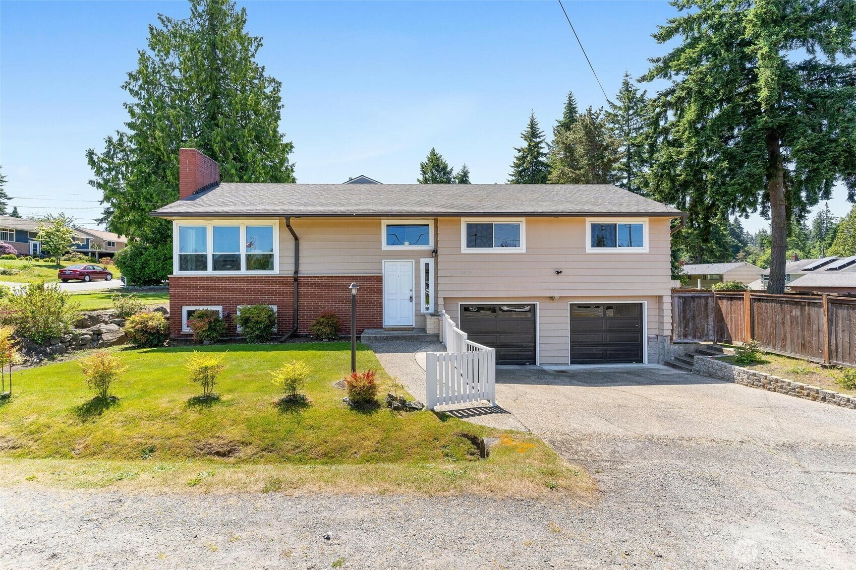 1823 N 170th Street  Shoreline WA 98133 photo