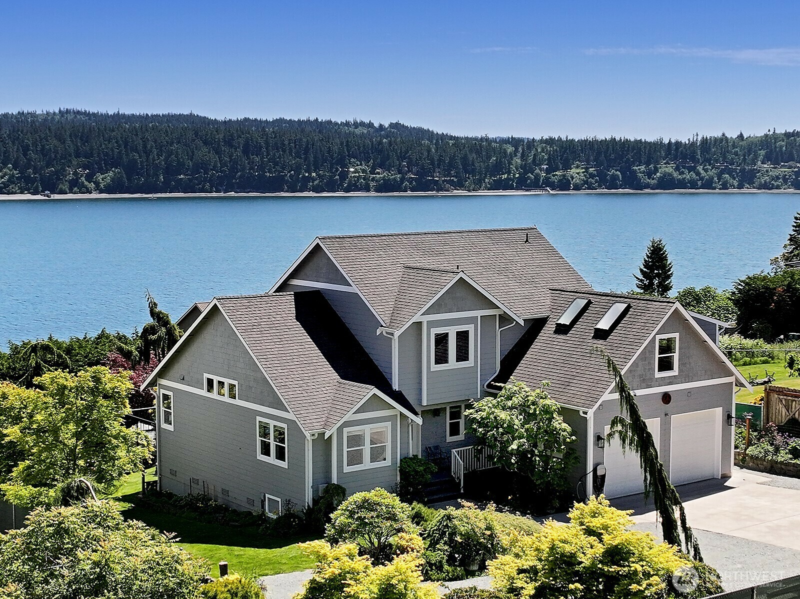 Property Photo: 1412 Castlewood Court WA 98249