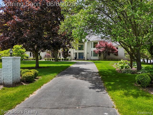 Property Photo:  532 Shrewsbury Drive  MI 48348 
