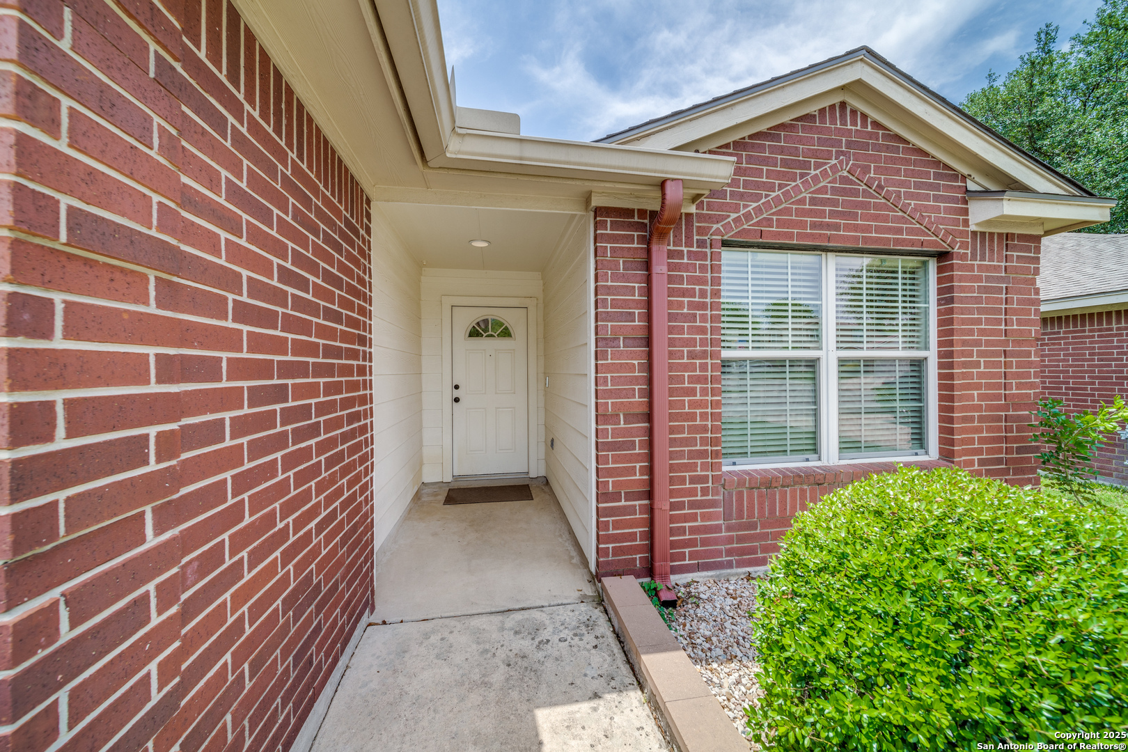 Property Photo: 6626 Ivywood TX 78249