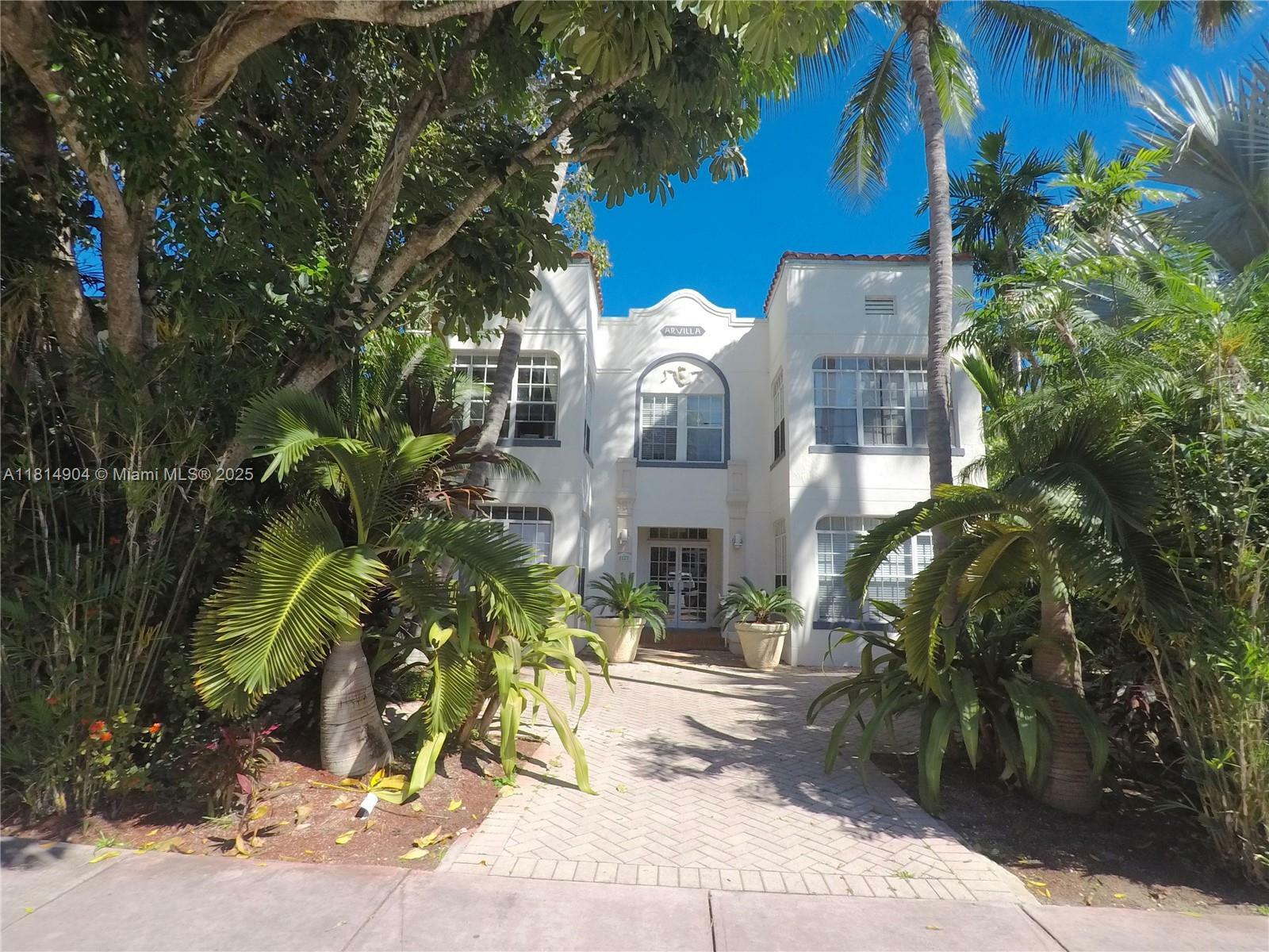 Property Photo: 1127 Euclid Ave 103 FL 33139