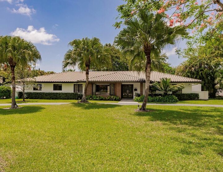 Property Photo:  9701 SW 96th Ct  FL 33176