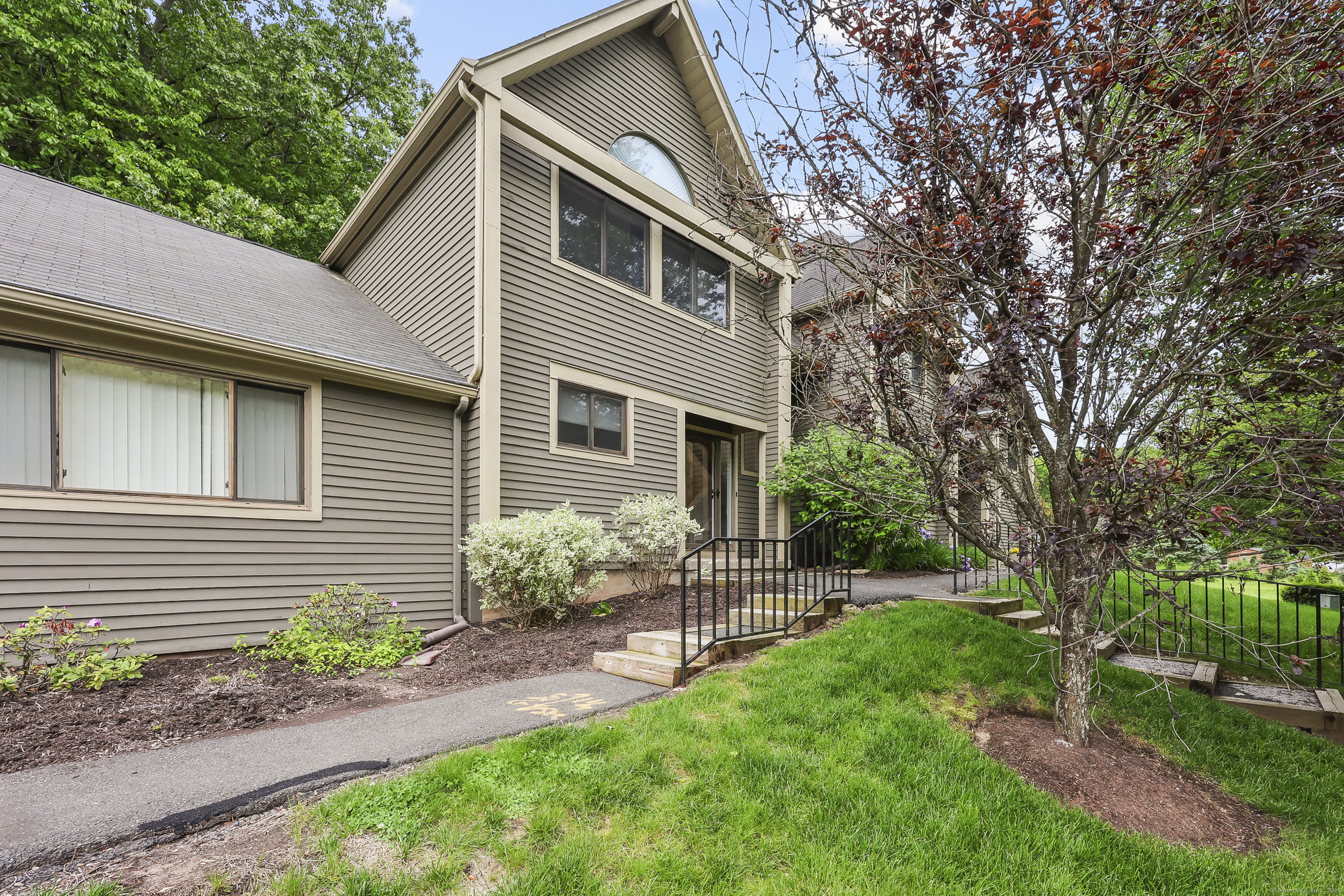 Property Photo: 3 River Mead 3 CT 06001