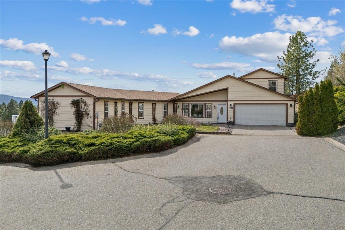 Property Photo: 8626 E Sugar Pine Ln WA 99217