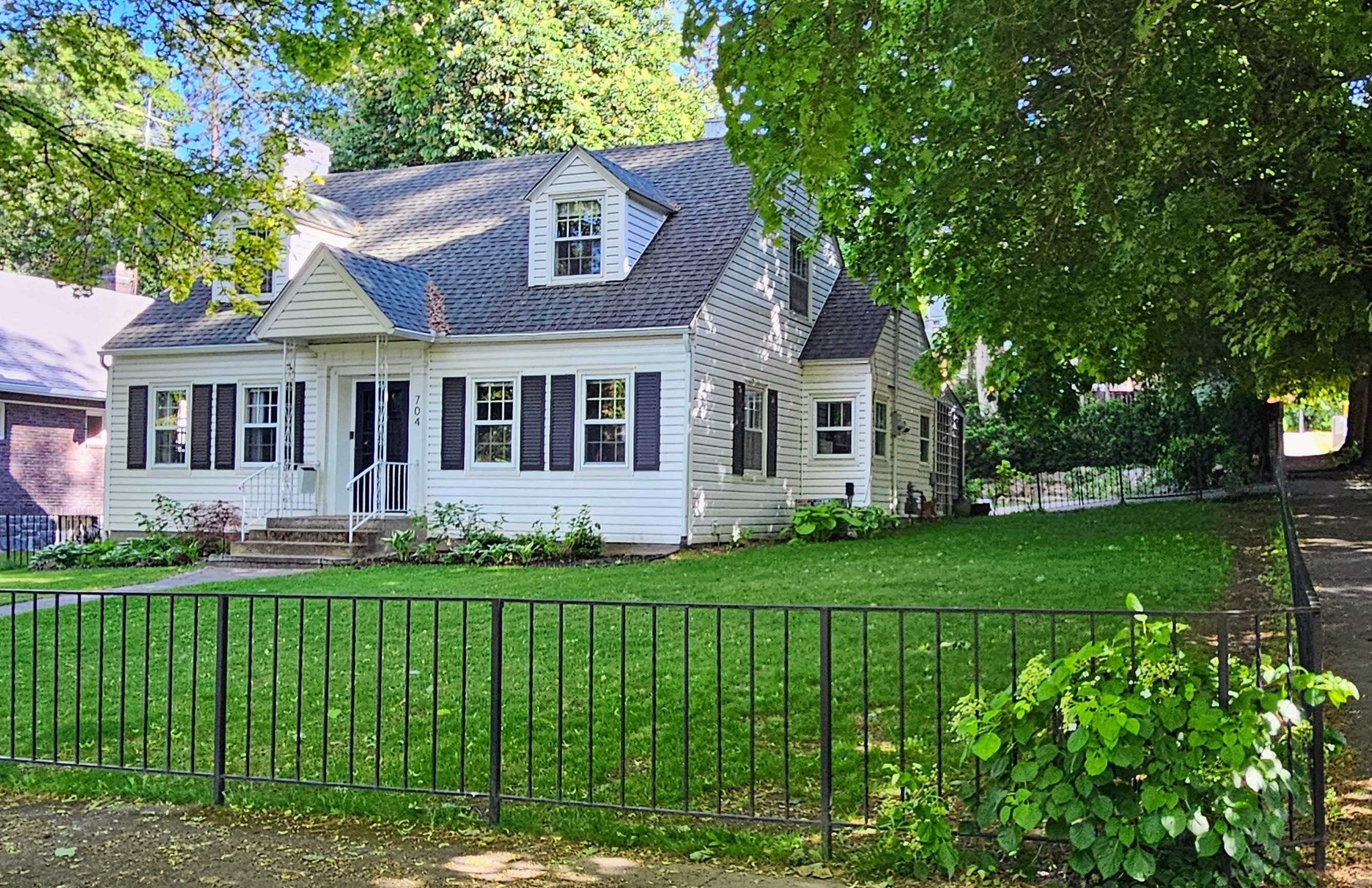Property Photo:  704 E 20th Ave  WA 99203 