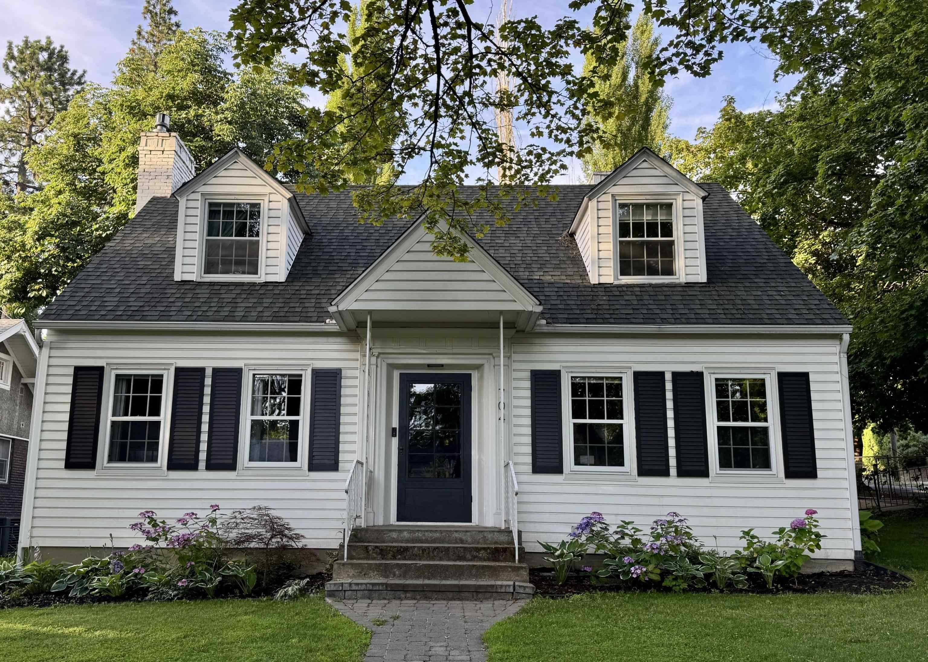 Property Photo: 704 E 20th Ave WA 99203