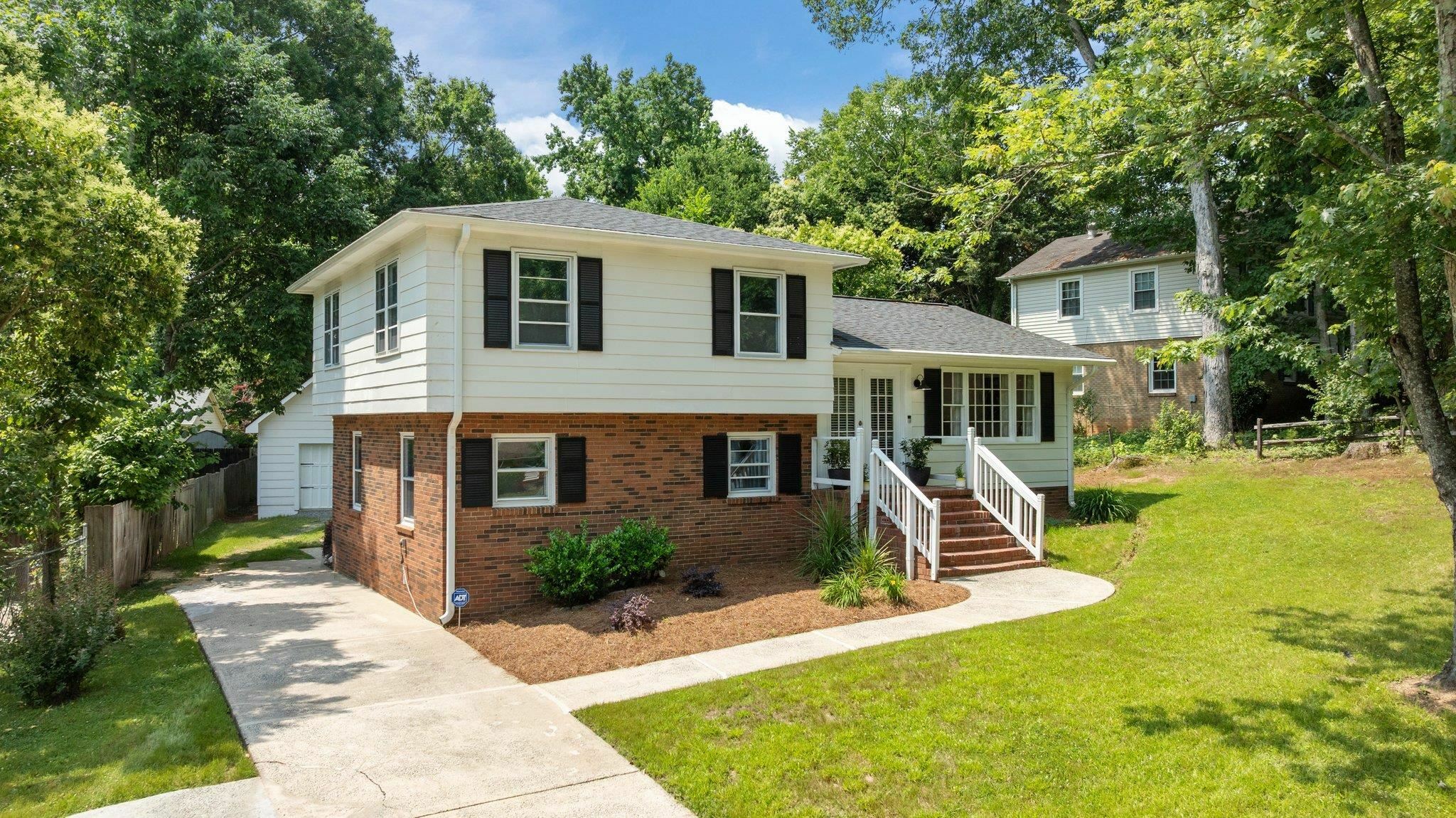 Property Photo:  1013 Eaglewood Avenue  NC 28212 
