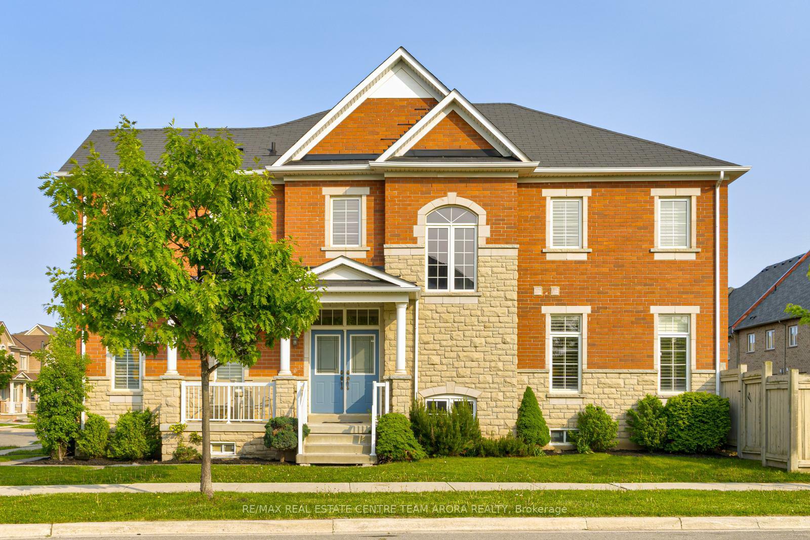 Property Photo: 28 Sixteen Mile Drive ON L6M 0S7