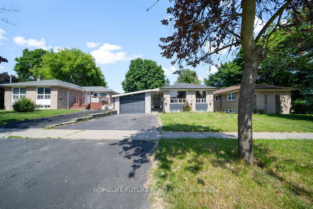 Property Photo: 3 Valia Road ON M1E 3V9