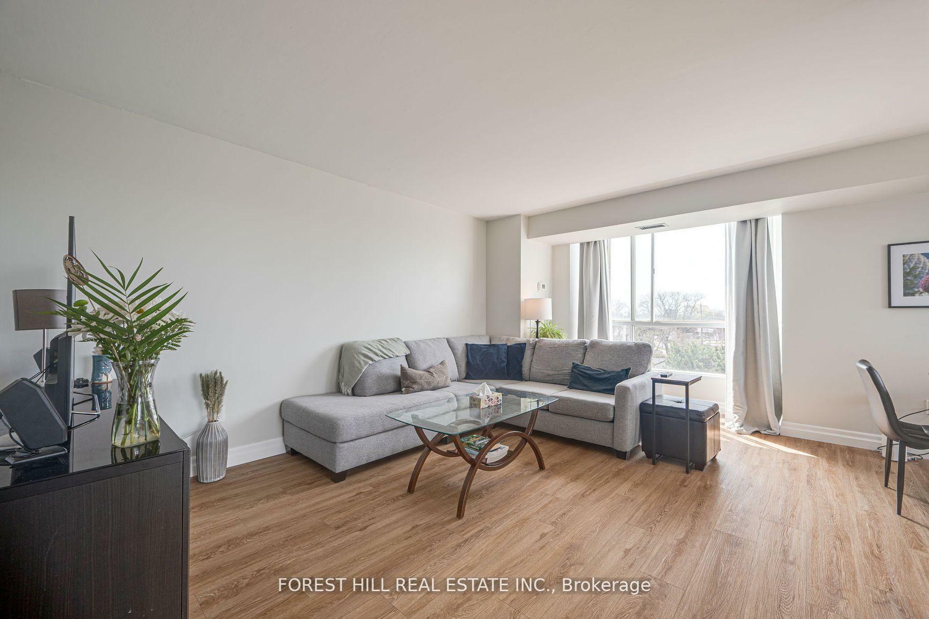 Property Photo: 3077 Weston Road 609 ON M9M 3A1