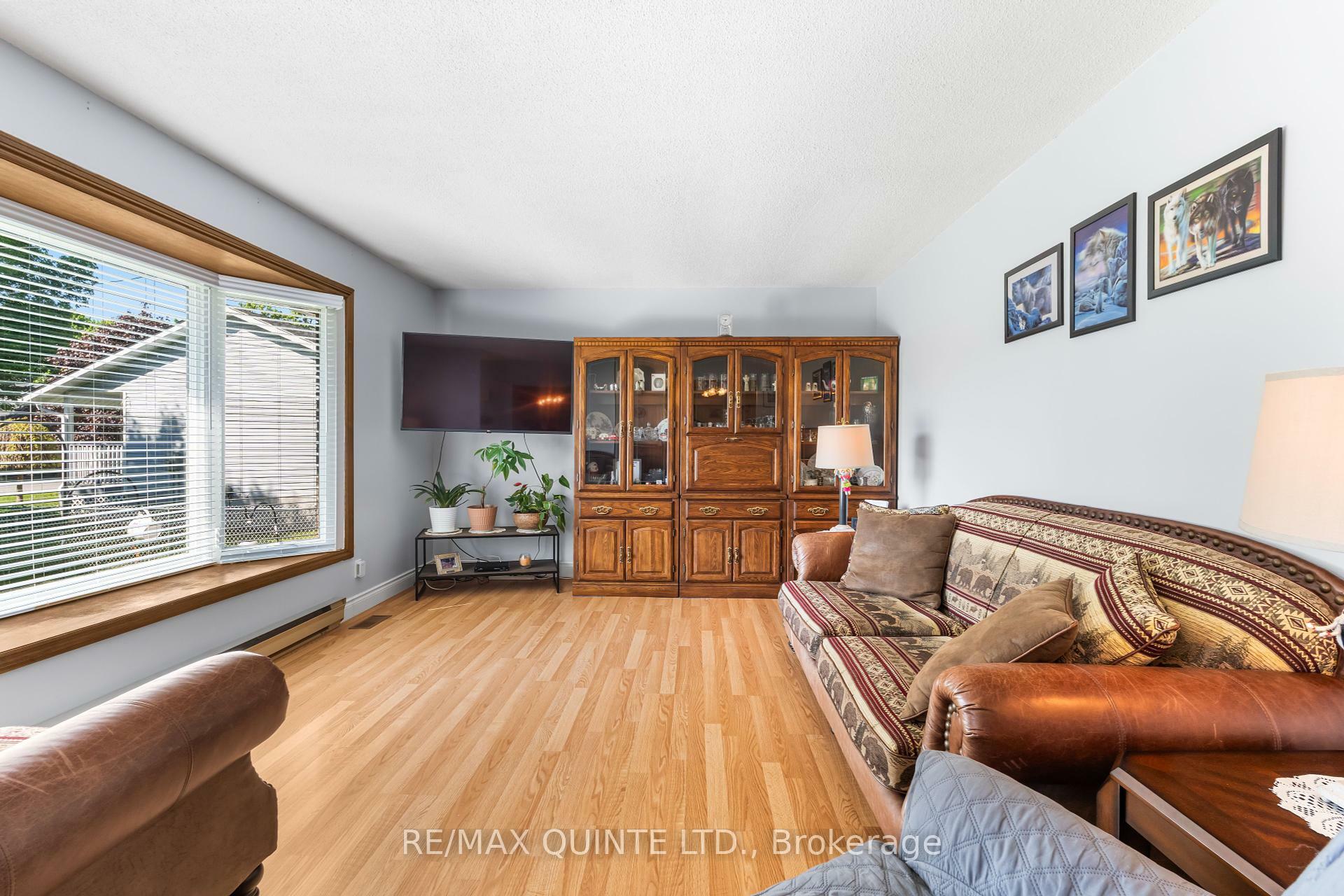 Photo de la propriété:  91 Hoskin Road  ON K8P 5N6 