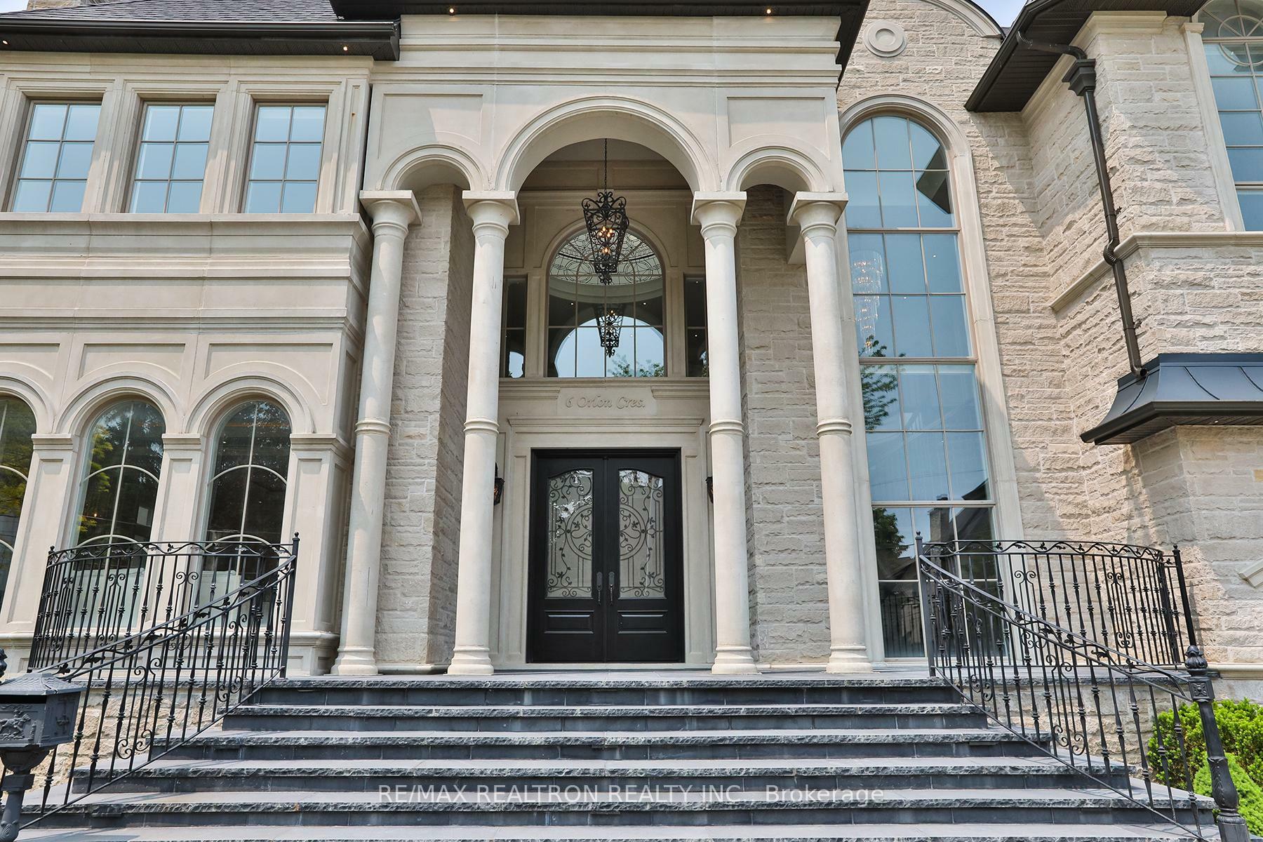 Property Photo: 6 Orlon Crescent ON L4C 6S5
