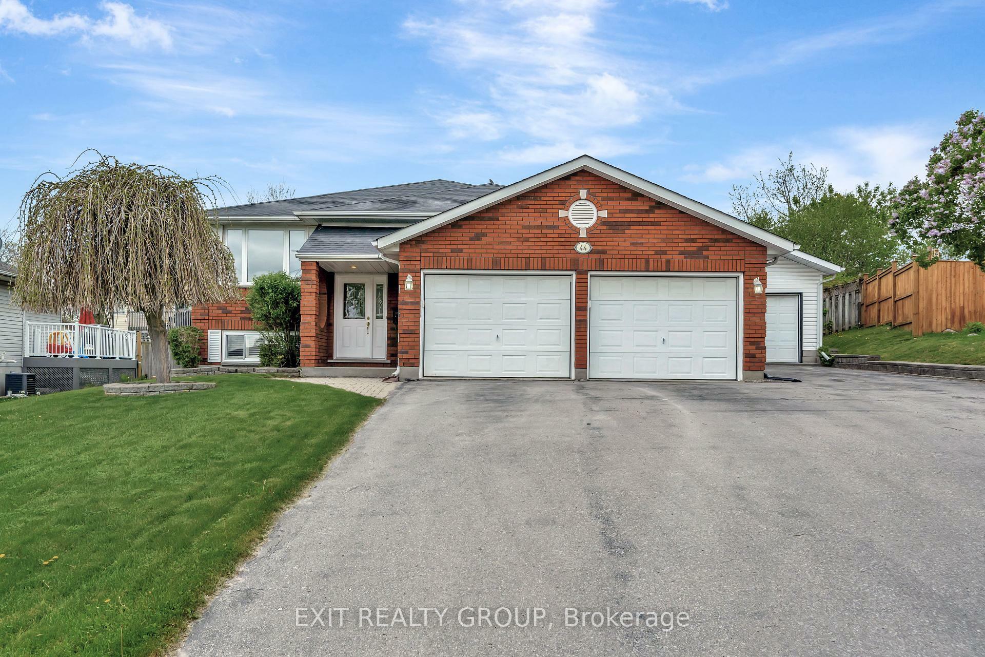 44 Bleeker Avenue  Quinte West ON K8V 6M8 photo