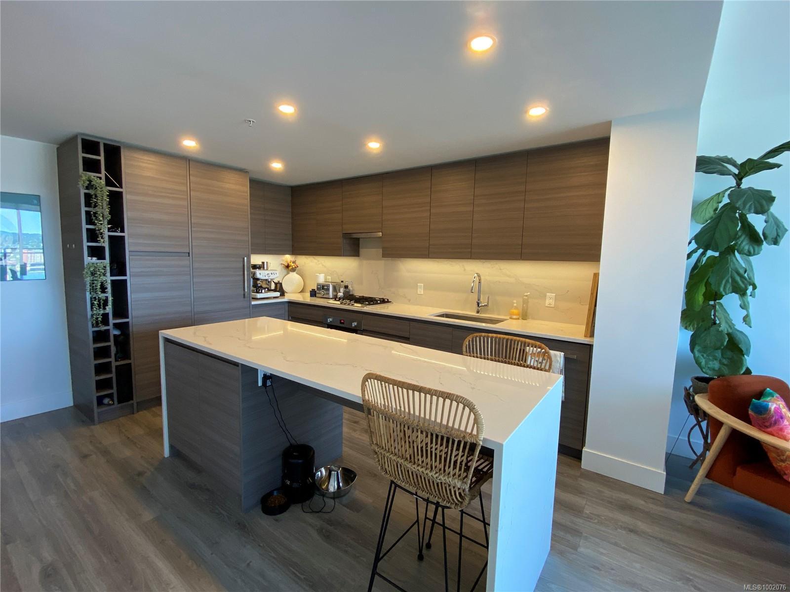 Property Photo:  777 Herald St 1905  BC V8T 0C7 