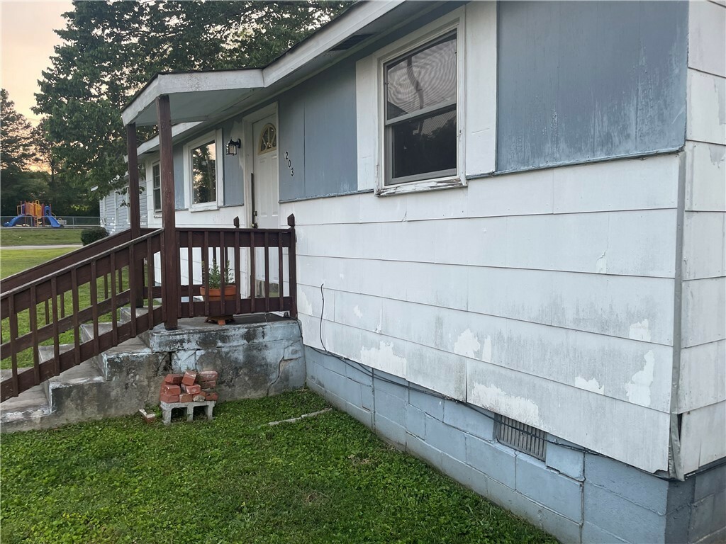 Property Photo: 203 Windsor Avenue VA 23430