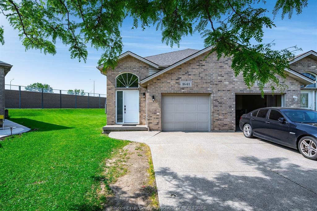 1641 Tumbleweed Court  Windsor ON N9G 3B9 photo