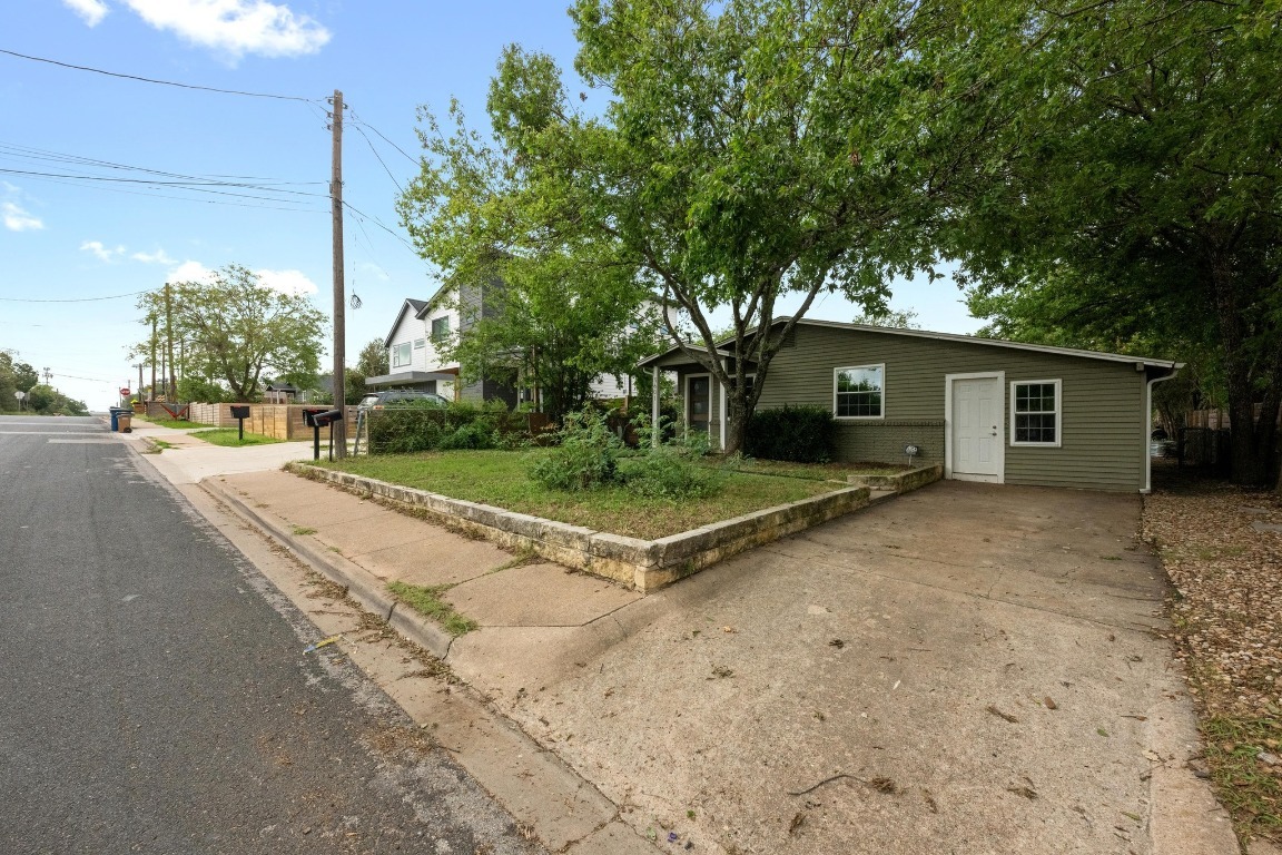 Property Photo: 5601 Samuel Huston Avenue TX 78721