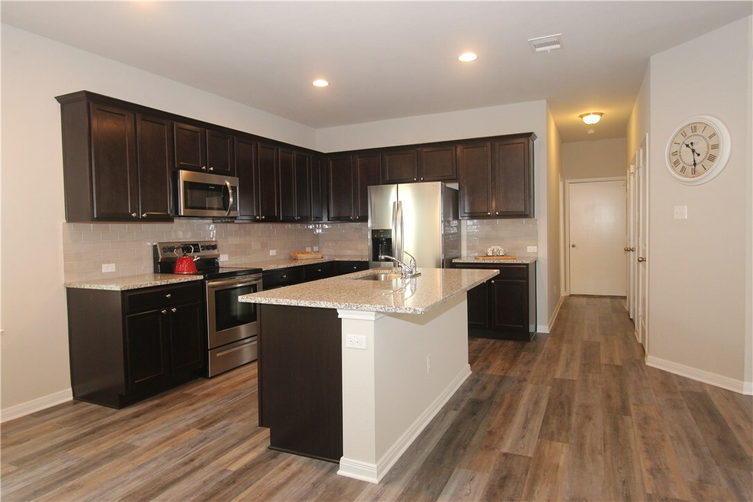 Property Photo: 1066 Gaelic Drive TX 78626