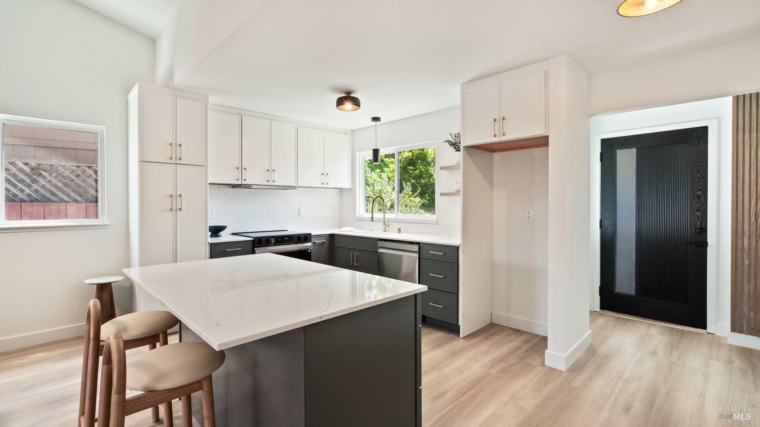 Property Photo: 214 Hummingbird Court CA 95448